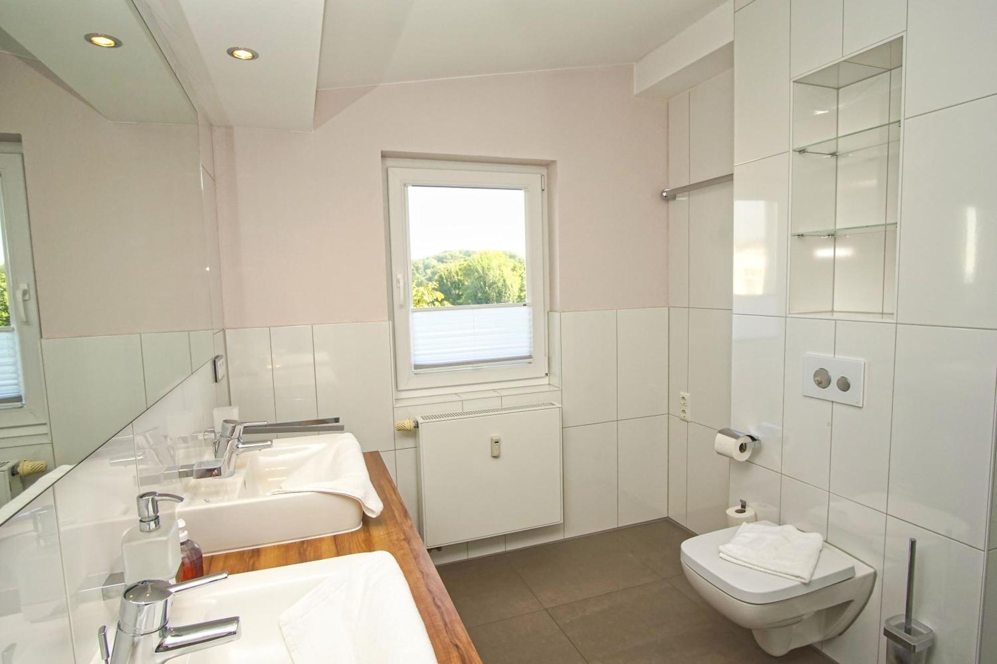 Balkon, Gratis Nutzung Vom Ahoi Erlebnisbad Und Sauna In Sellin- Meeresblick Fewo 59 奥斯特巴德·哥伦 外观 照片